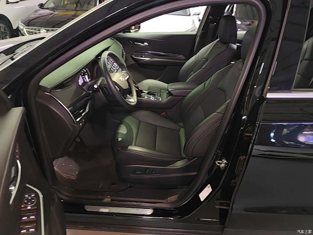Cadillac XT4, 2022 11