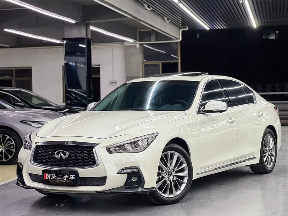 Infiniti Q50L