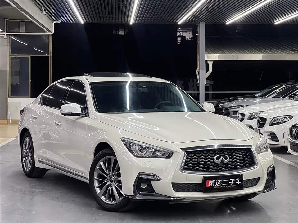 Infiniti Q50L