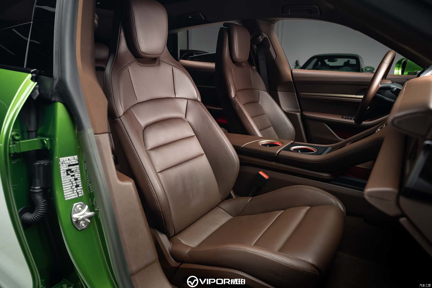 Porsche Taycan, 2023 12