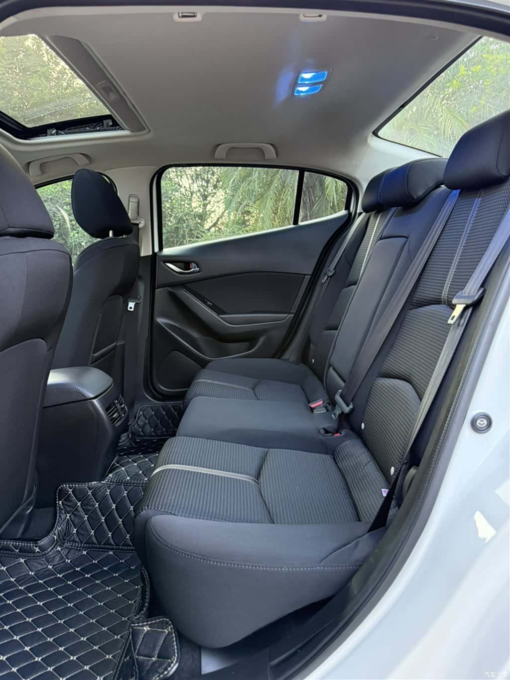 Mazda Mazda3, 2018 13