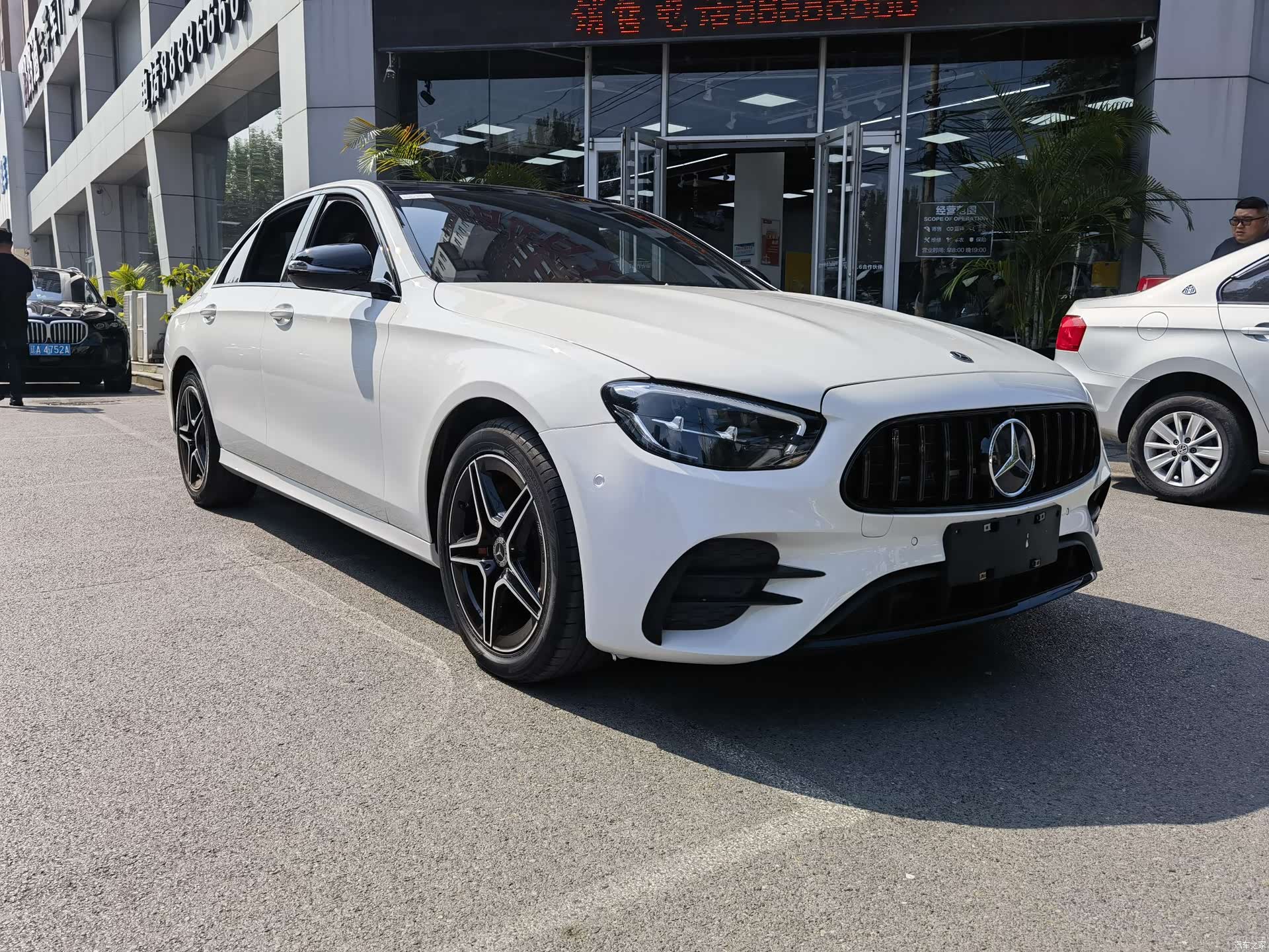 Mercedes-Benz E-Class, 2022 3