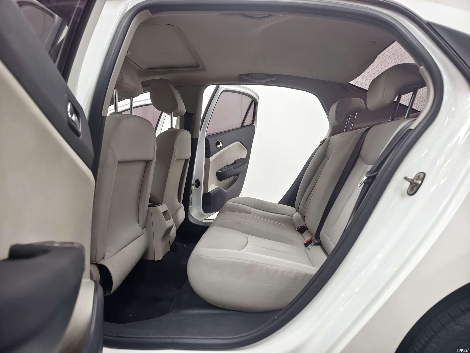 DongFeng L60, 2017 13