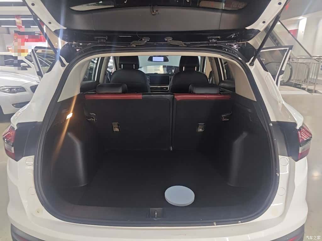 Geely Coolray, 2023 19
