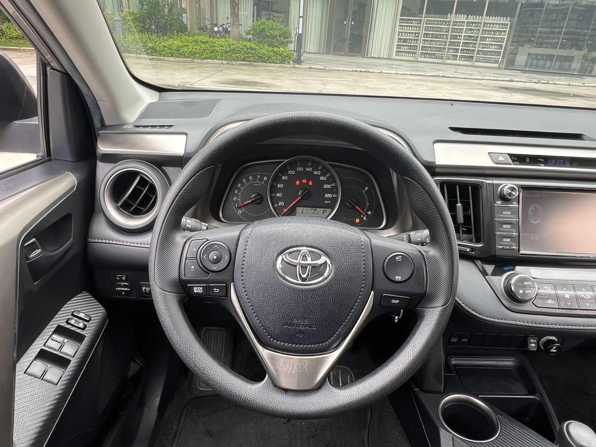 Toyota RAV4, 2015 12