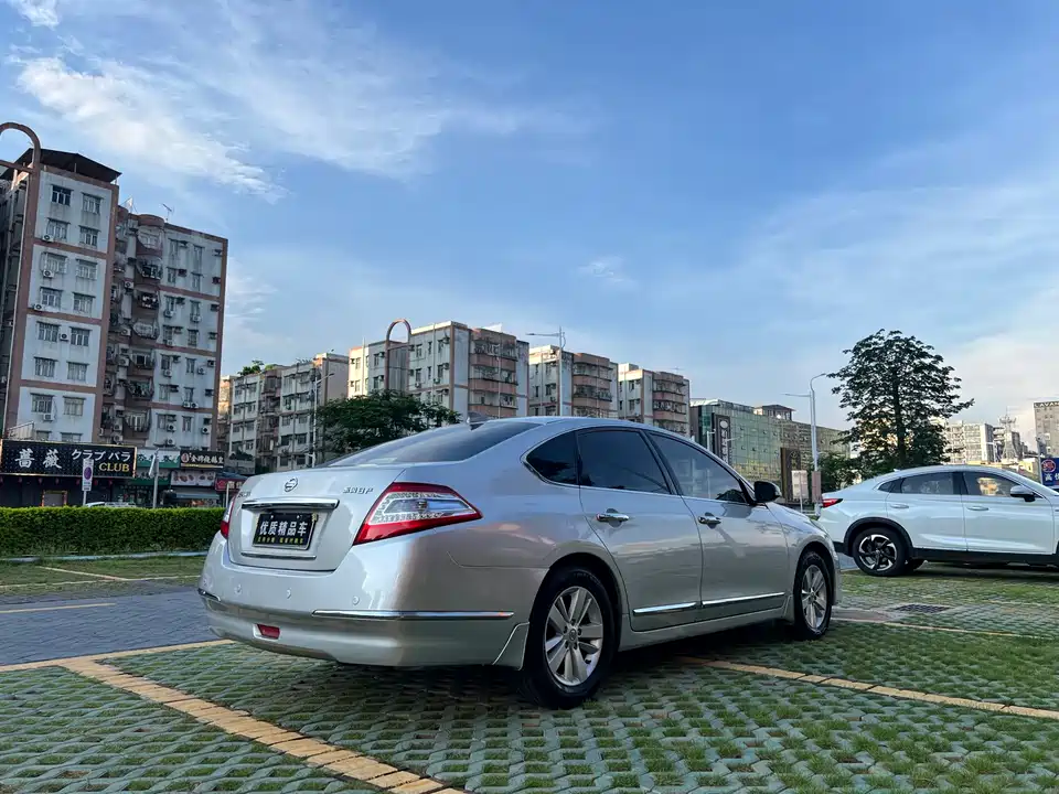 Nissan Teana