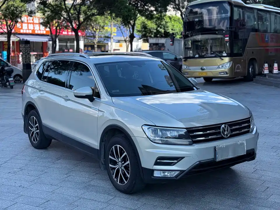 Volkswagen Tiguan L