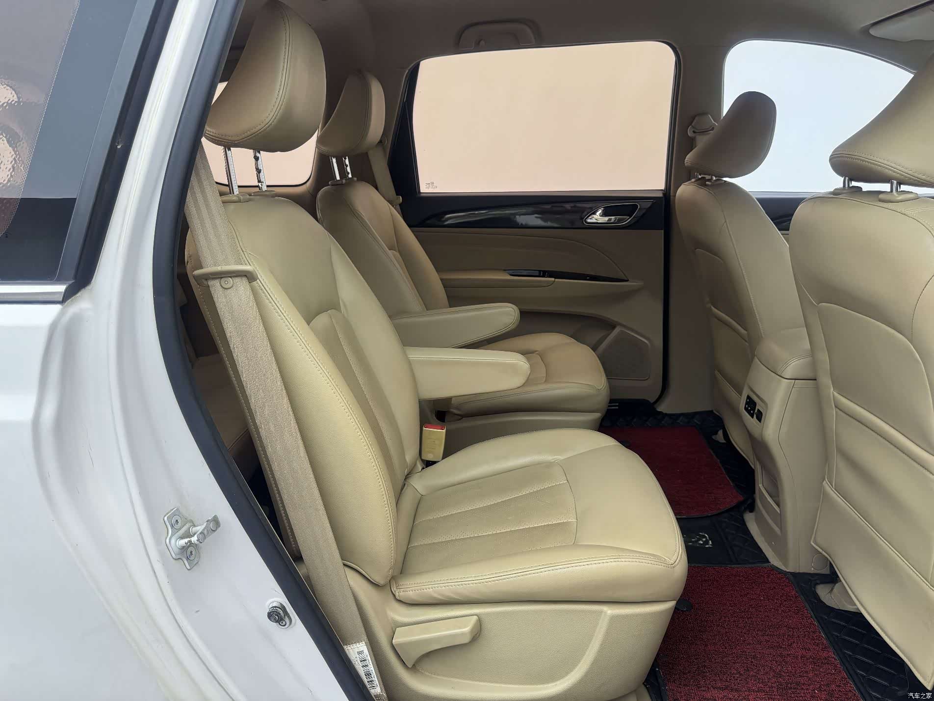 Wuling 730, 2018 19