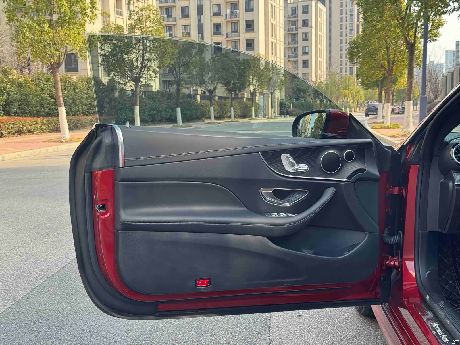 Mercedes-Benz E-Class, 2020 3