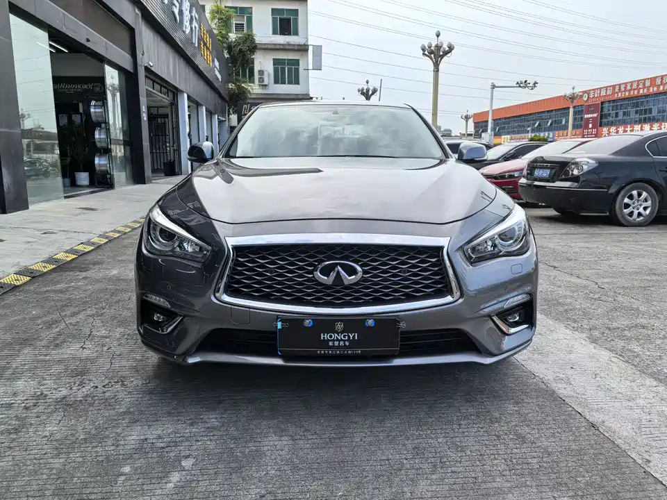 Infiniti Q50L
