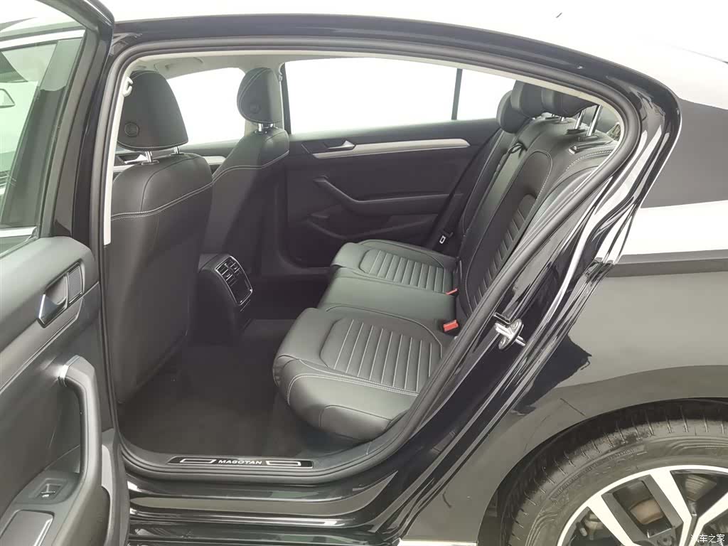 Volkswagen Magotan, 2021 15