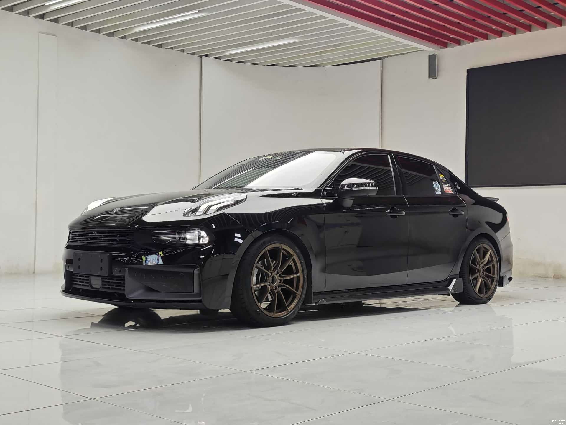 Lynk & Co 02