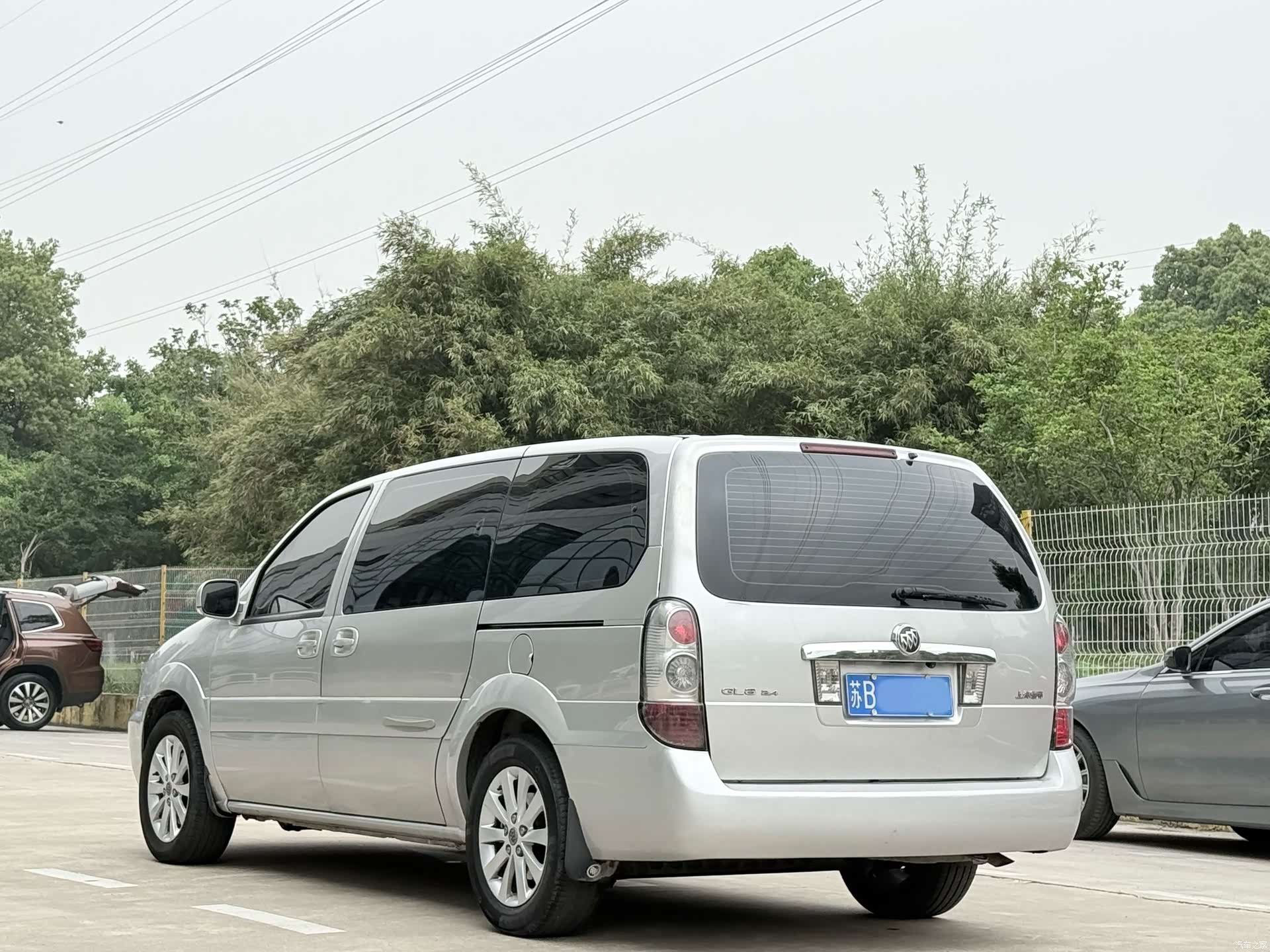 Buick GL8, 2013 7