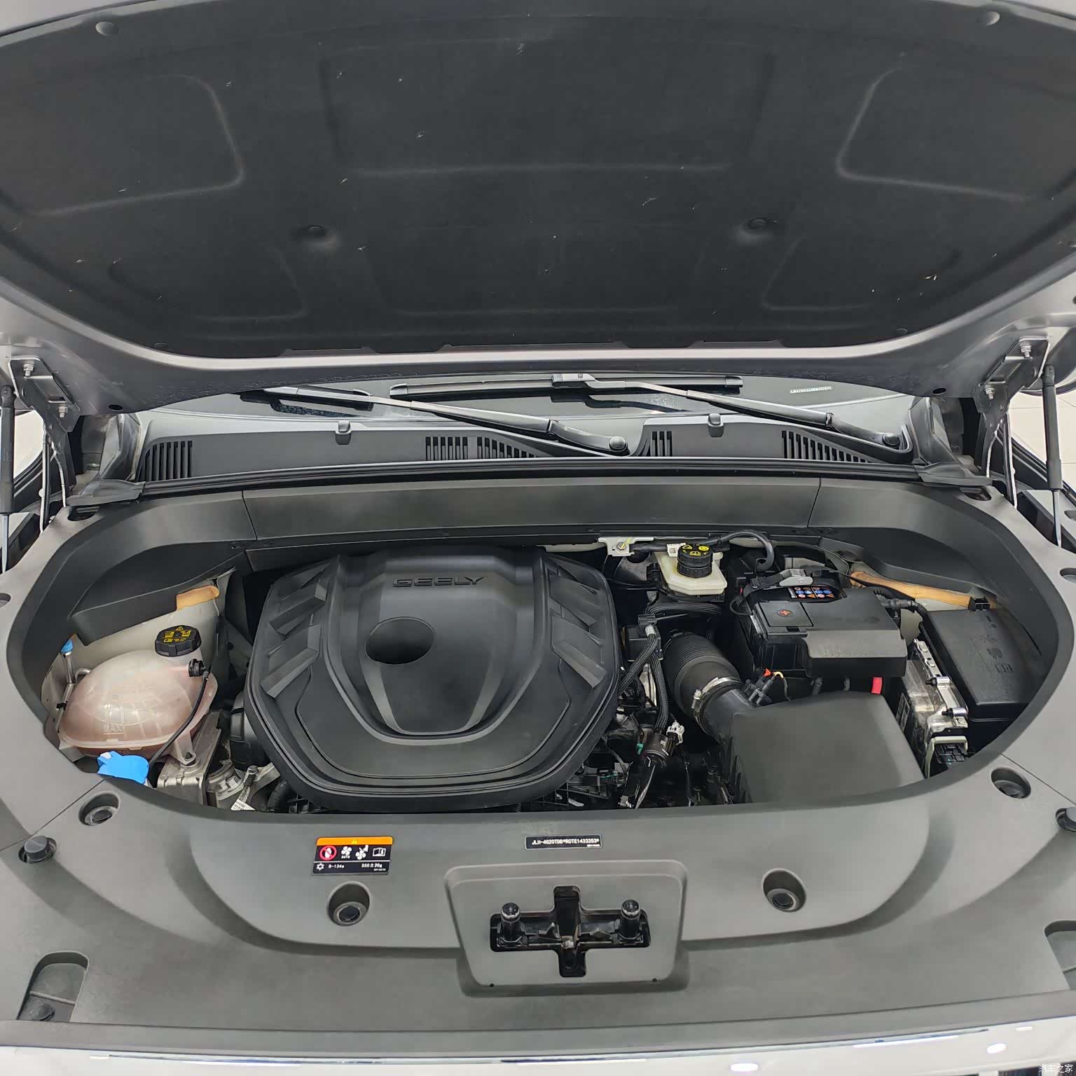 Geely Xingyue L, 2025 19