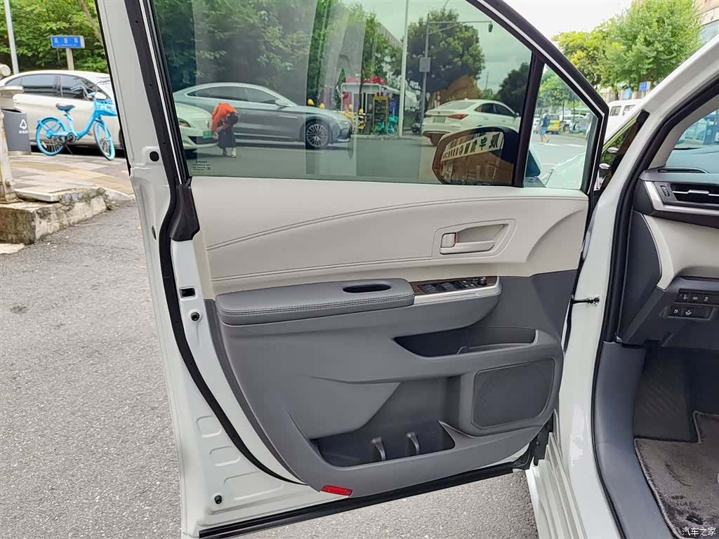 Toyota Sienna, 2024 6