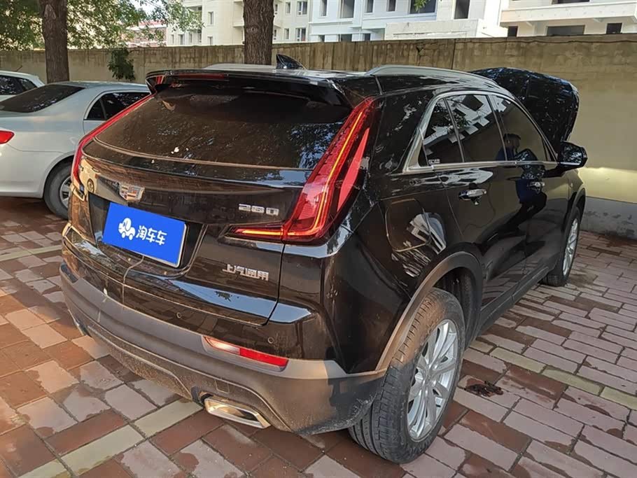 Cadillac XT4