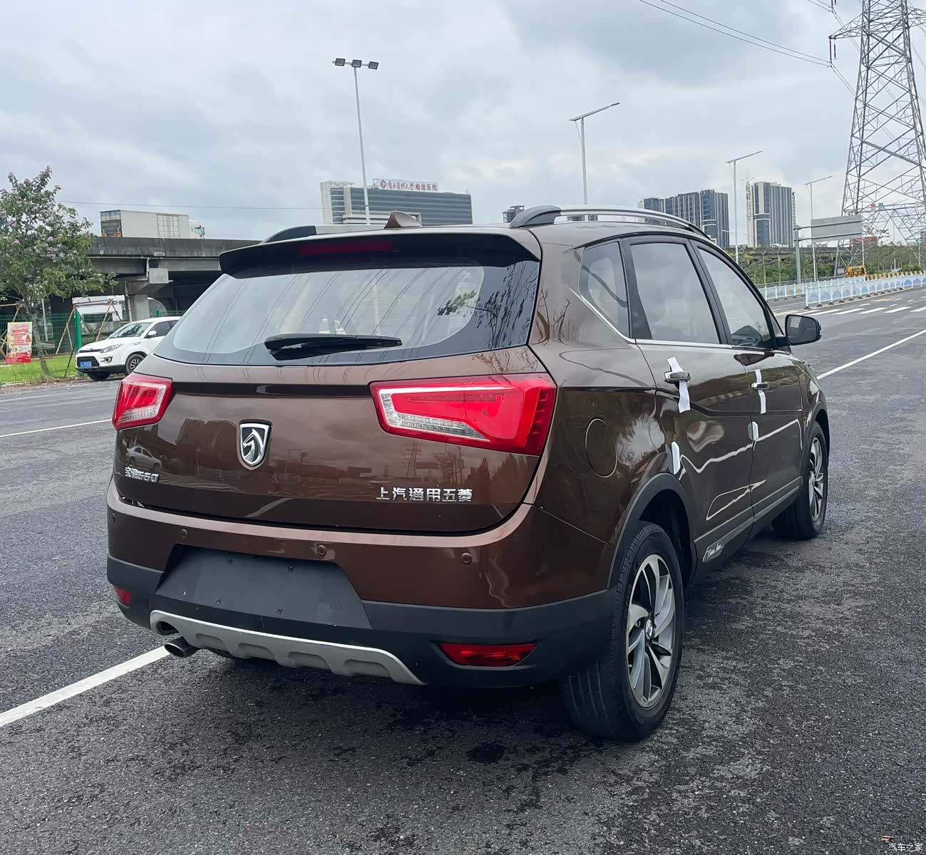 Wuling 560, 2016 9