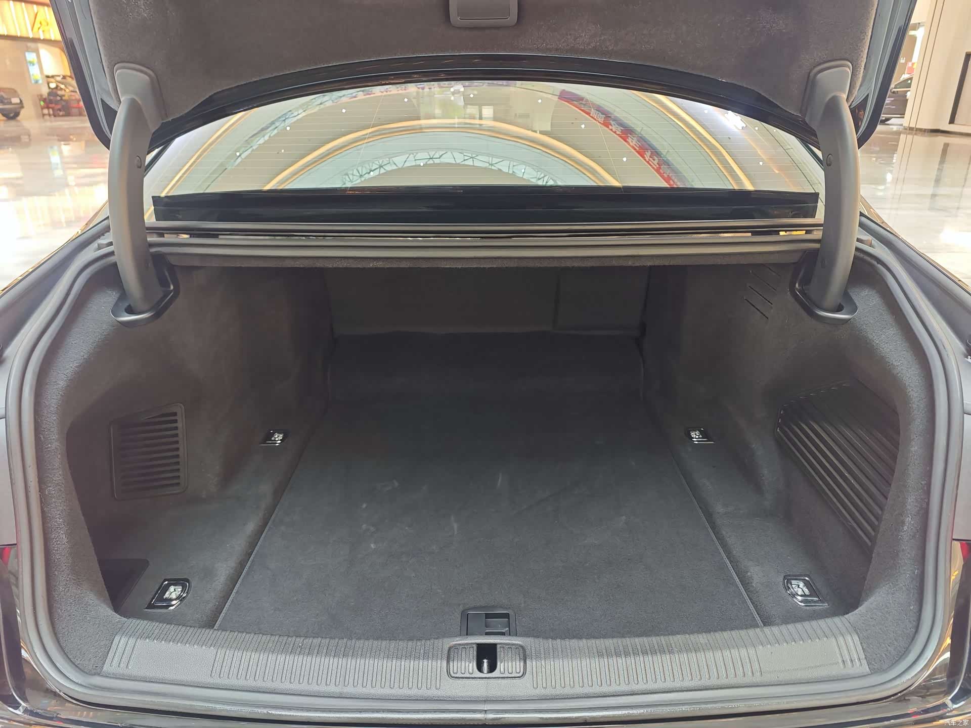 Audi A8L, 2021 15