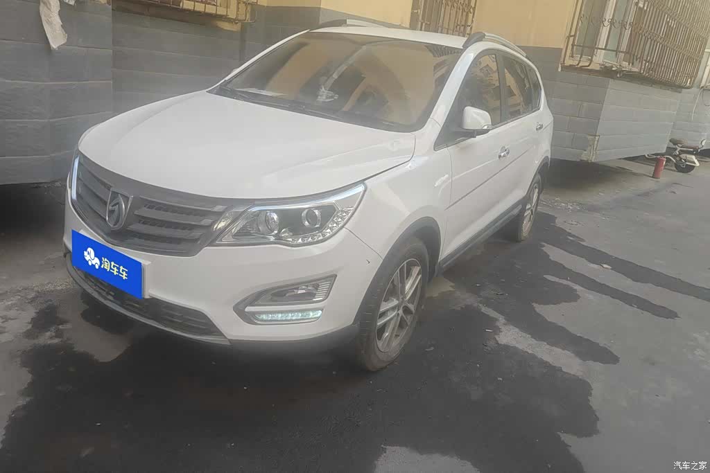Wuling 560, 2017 1