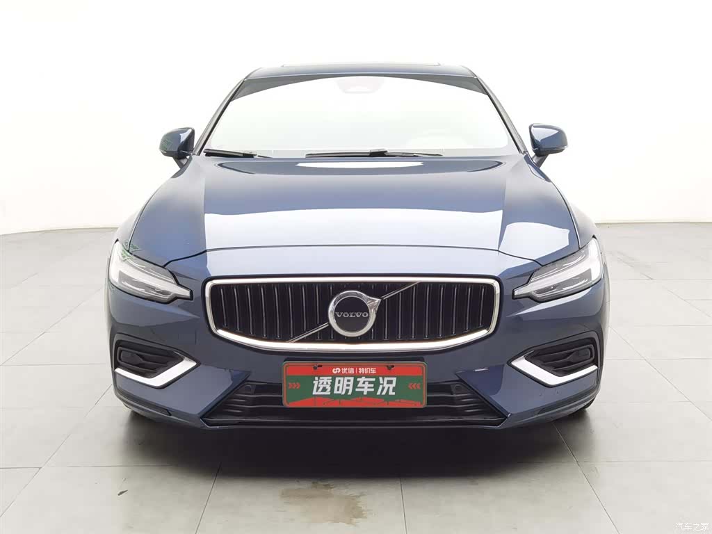Volvo S60, 2022 3