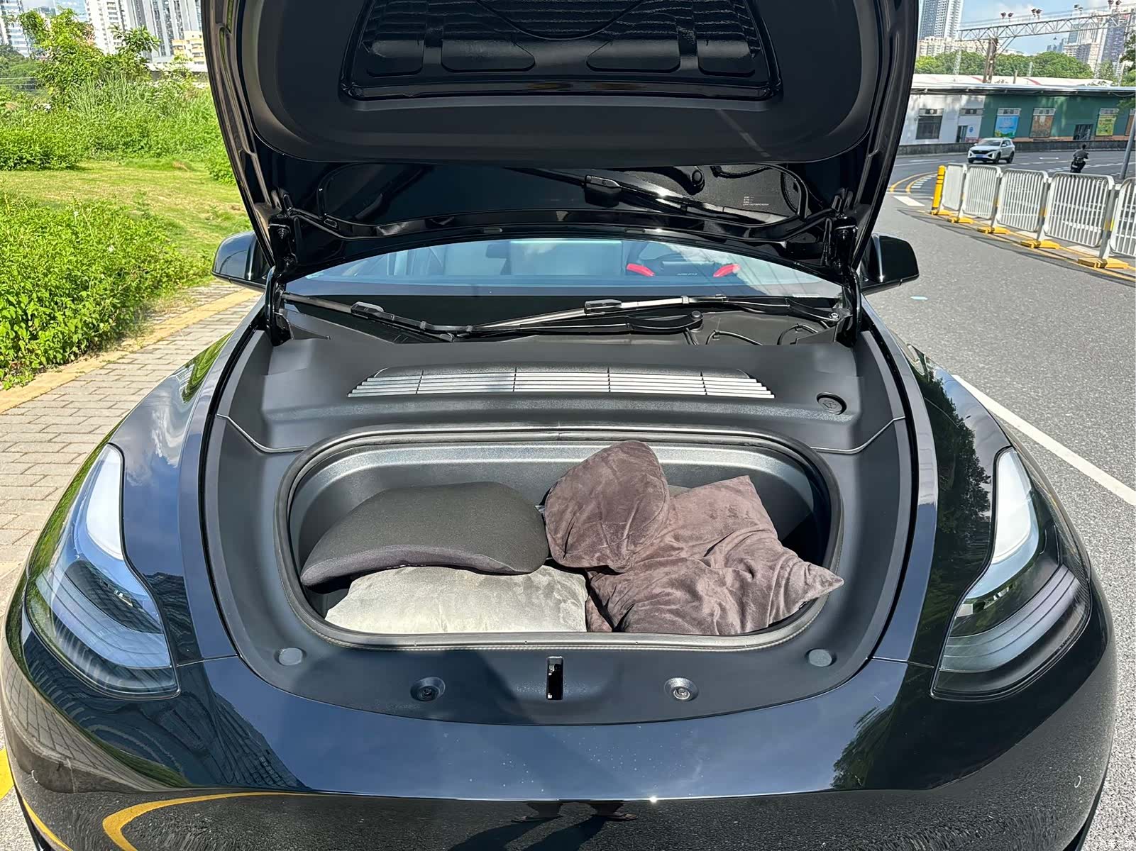 Tesla Model Y, 2023 14