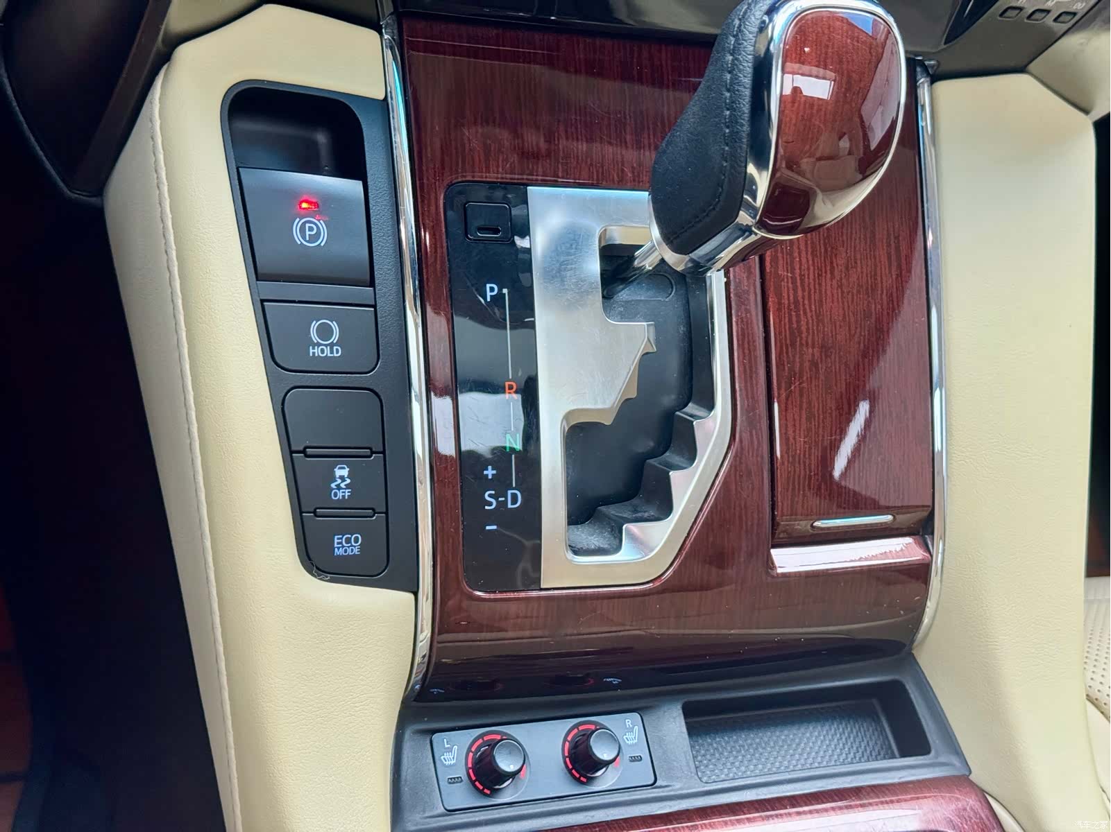 Toyota Alphard, 2015 18