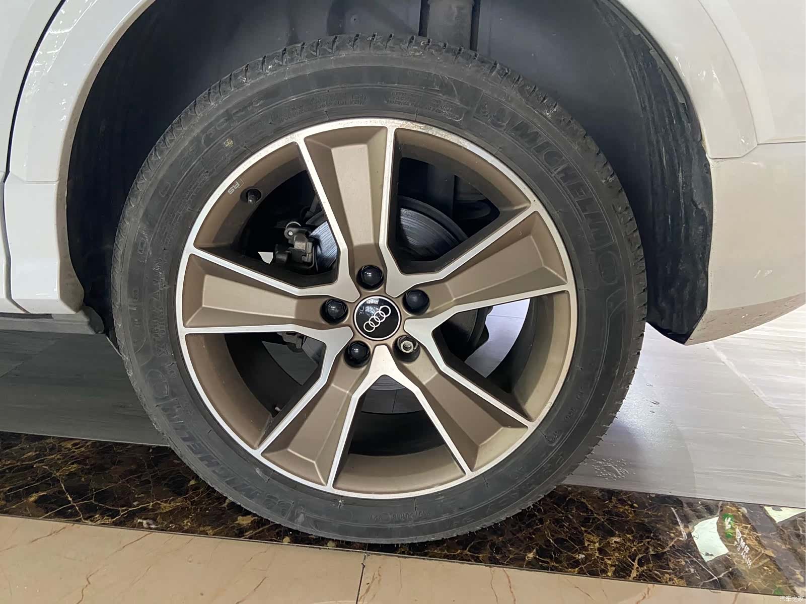 Audi Q2L, 2021 10