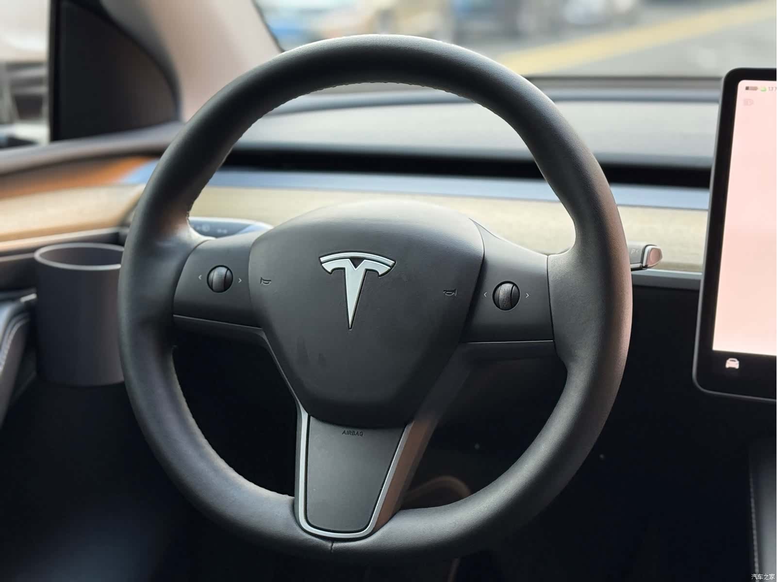 Tesla Model Y, 2023 11