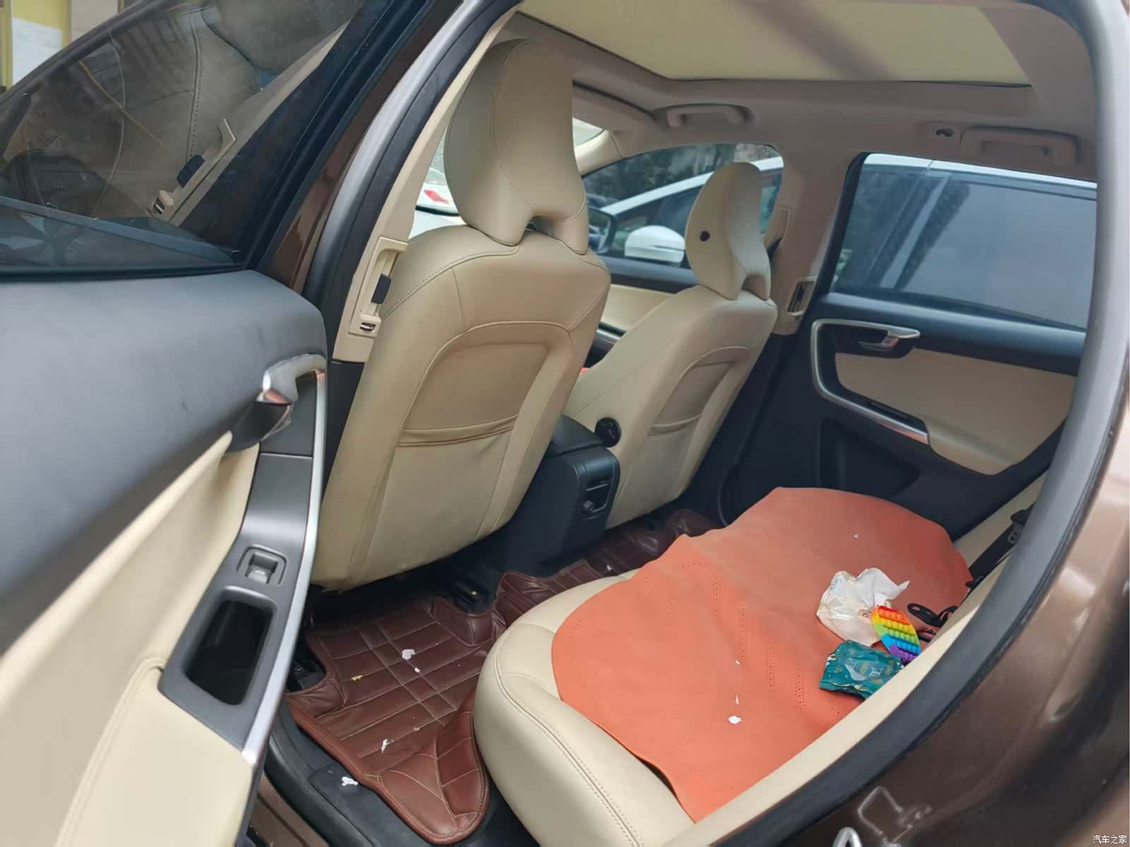Volvo XC60, 2014 3