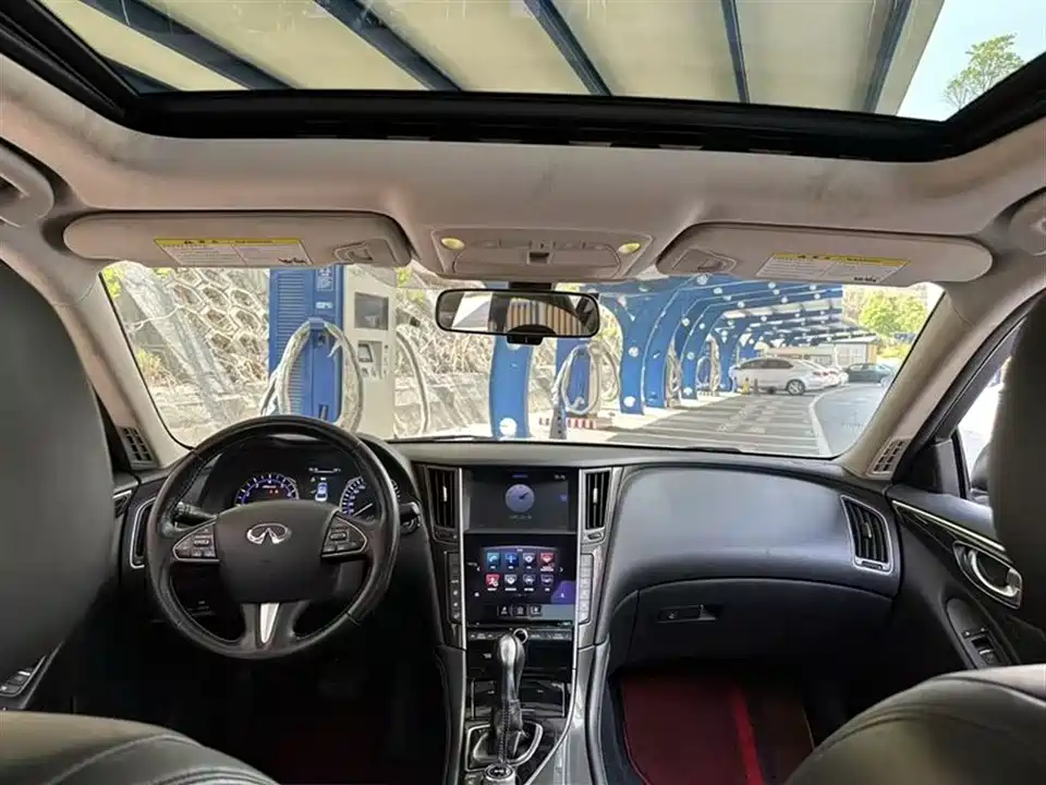 Infiniti Q50L