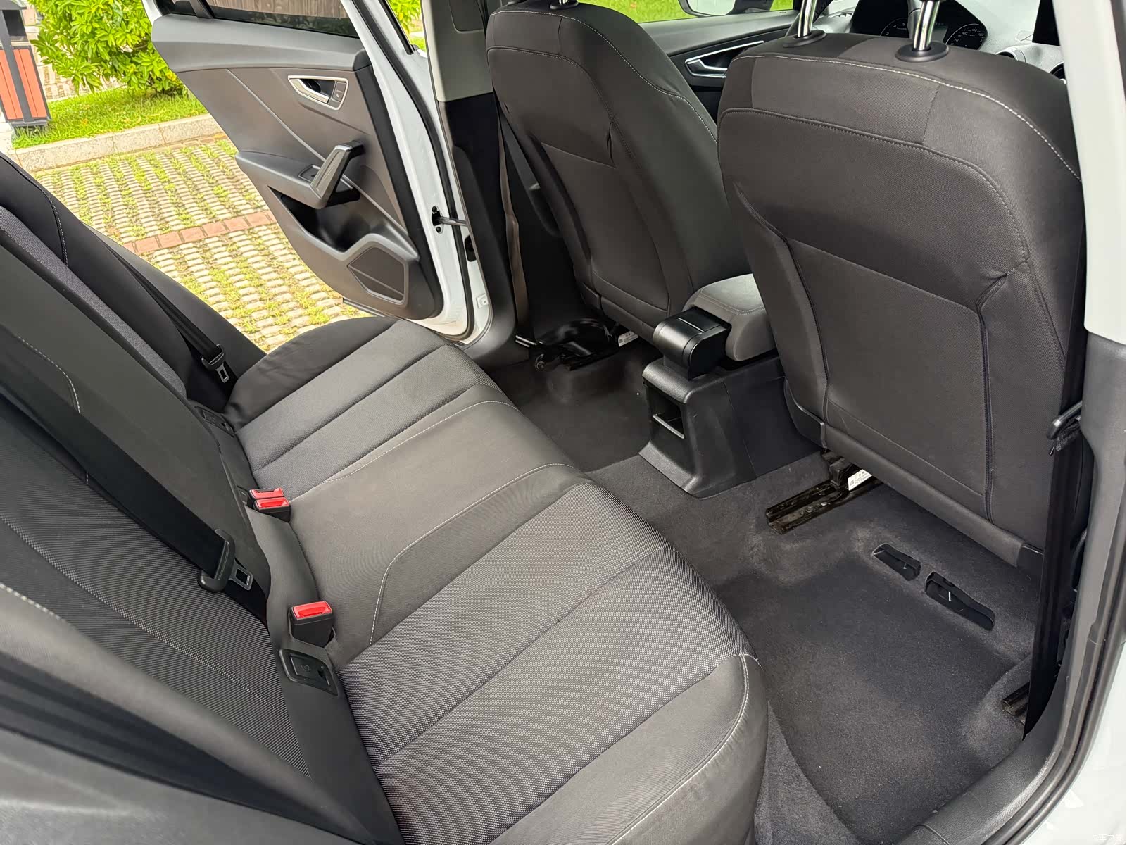 Audi Q2L, 2019 14