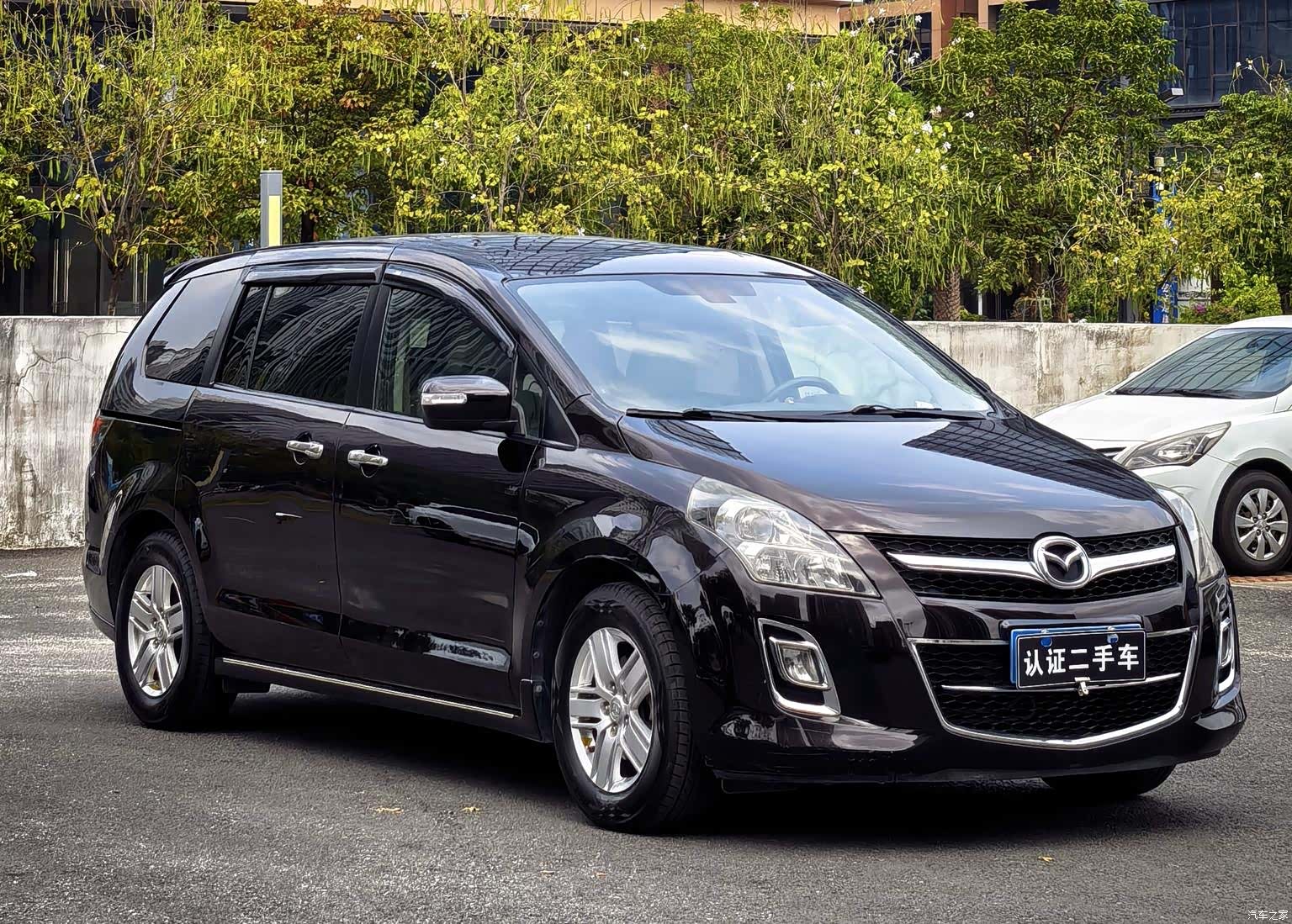 Mazda 8, 2013 3