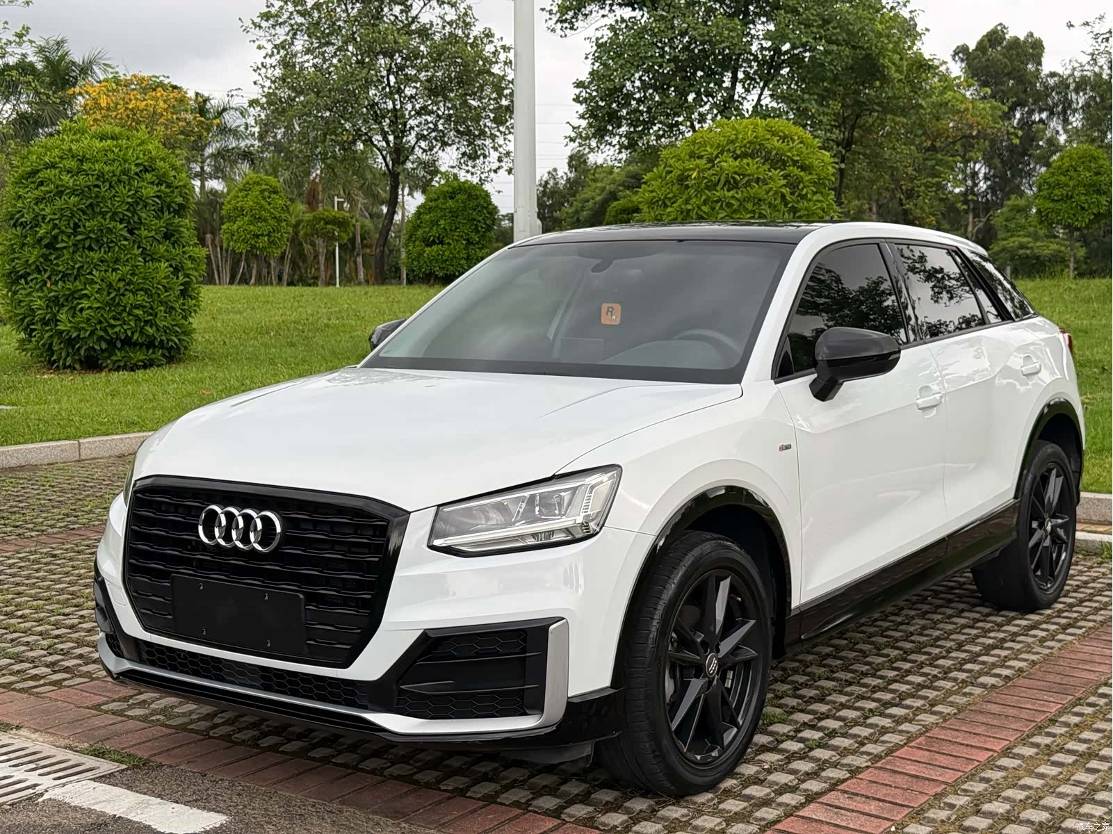 Audi Q2L, 2019 1