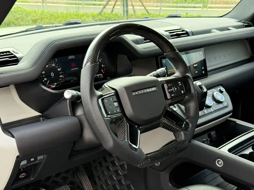 Land Rover guard