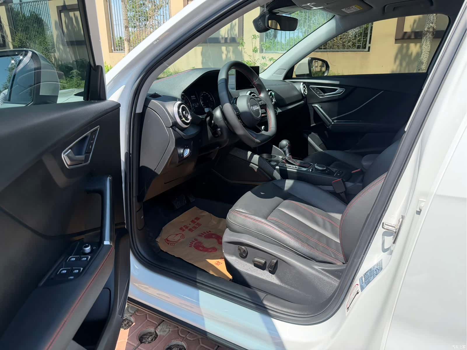 Audi Q2L, 2022 11