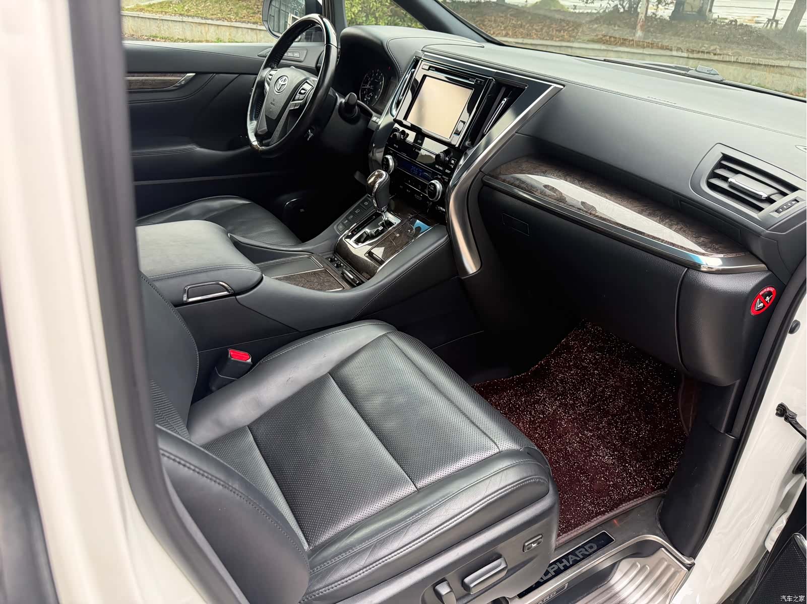 Toyota Alphard, 2018 11