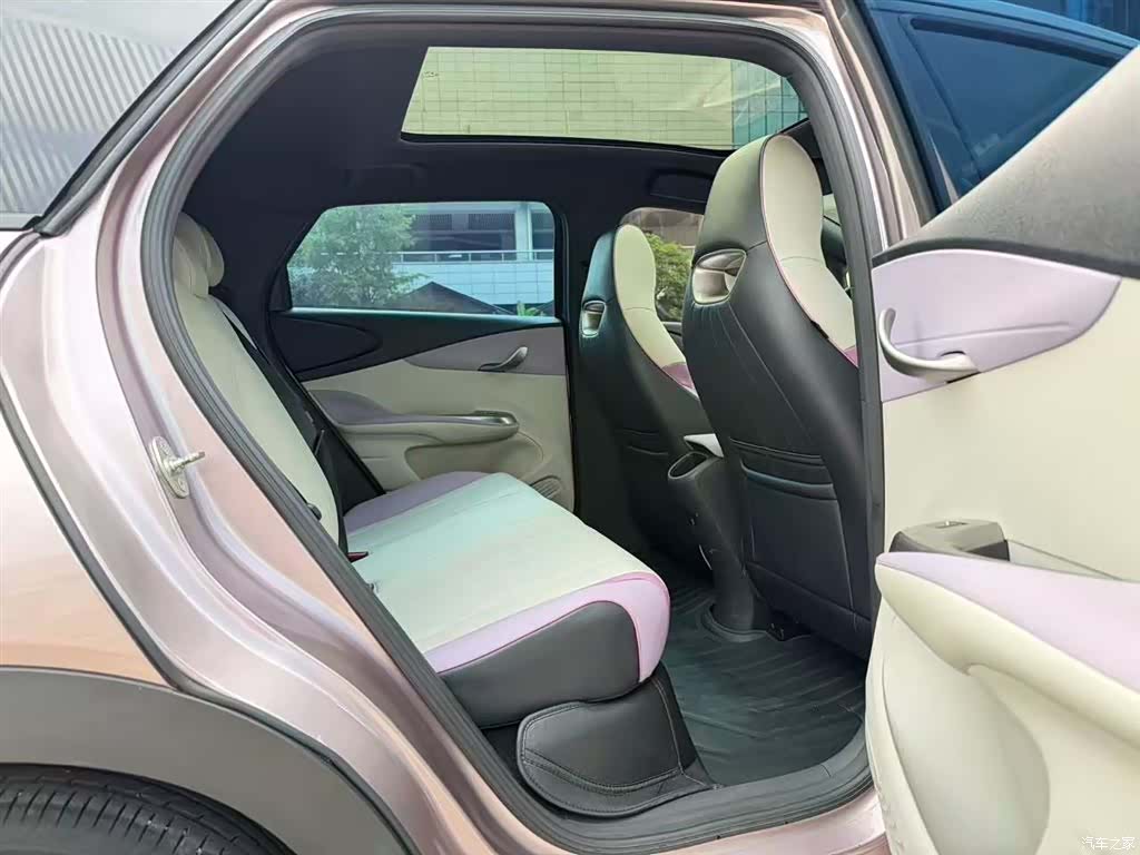 BYD Dolphin, 2022 15