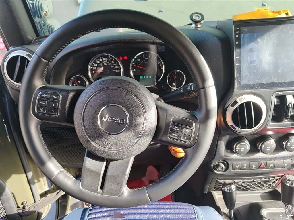 Jeep Wrangler, 2015 3