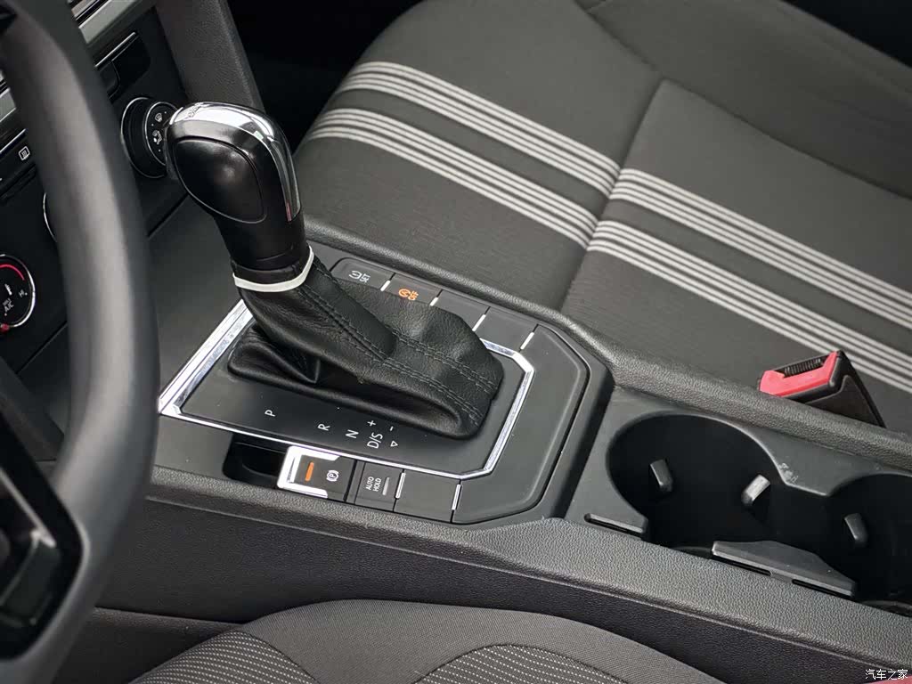Volkswagen Lamando, 2017 11