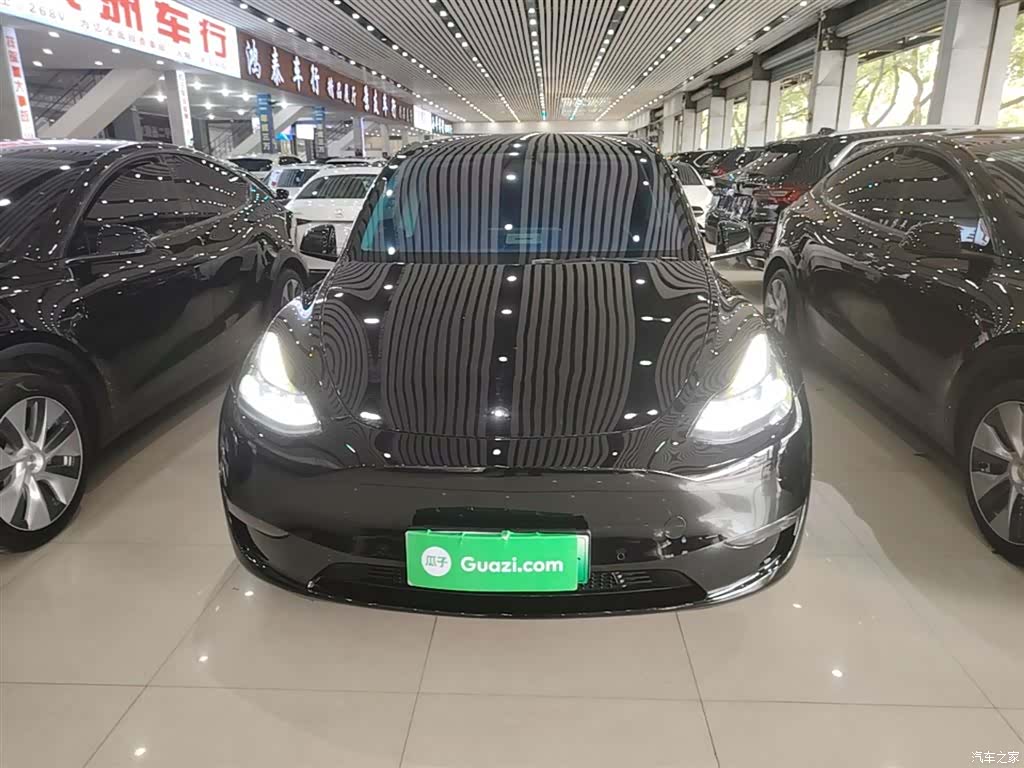 Tesla Model Y, 2022 3