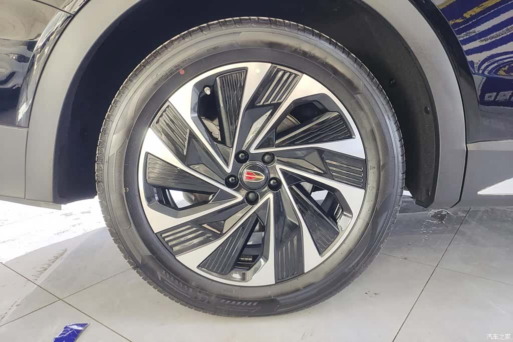 Hongqi HS7, 2024 6