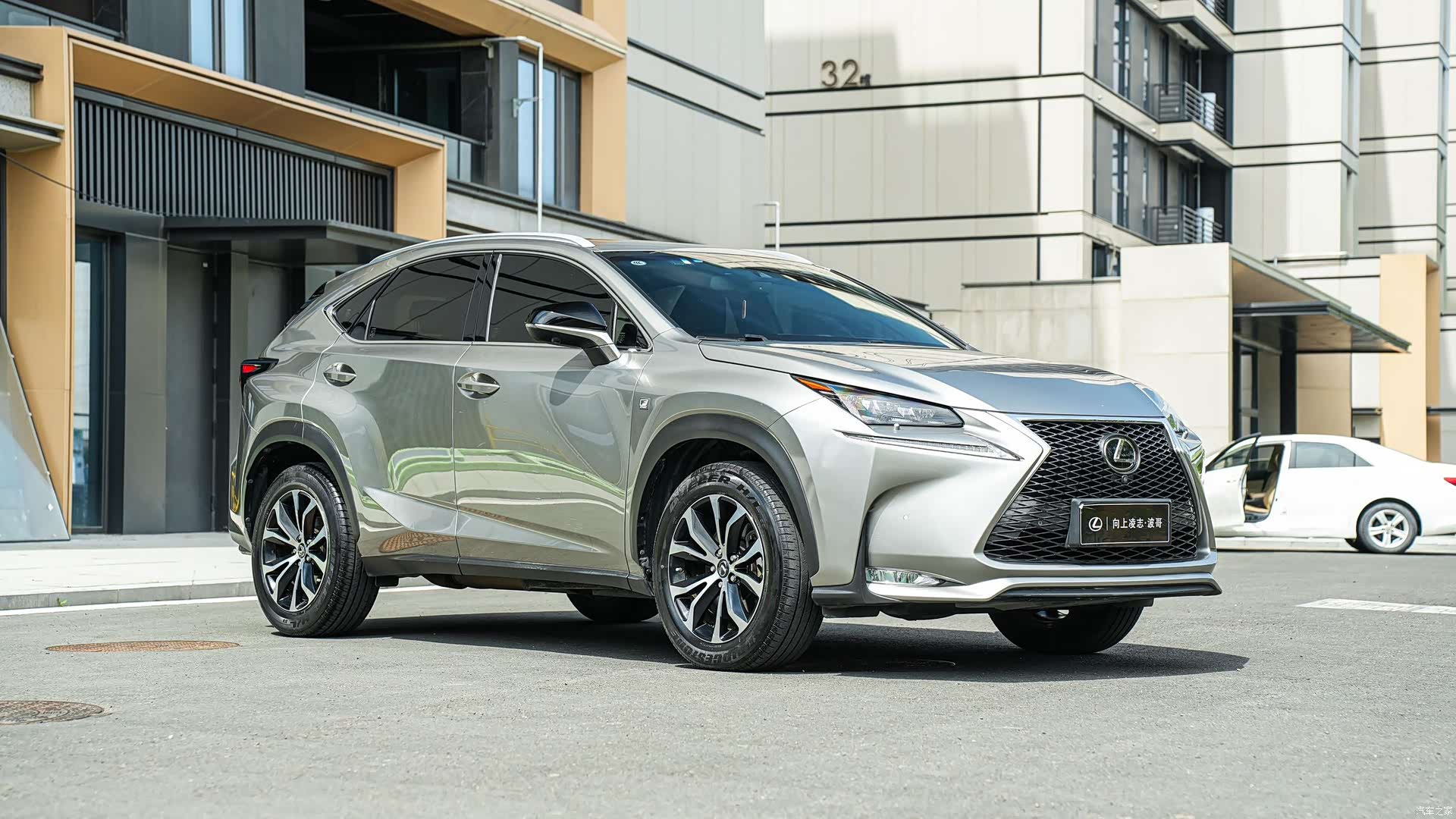 Lexus NX, 2016 3
