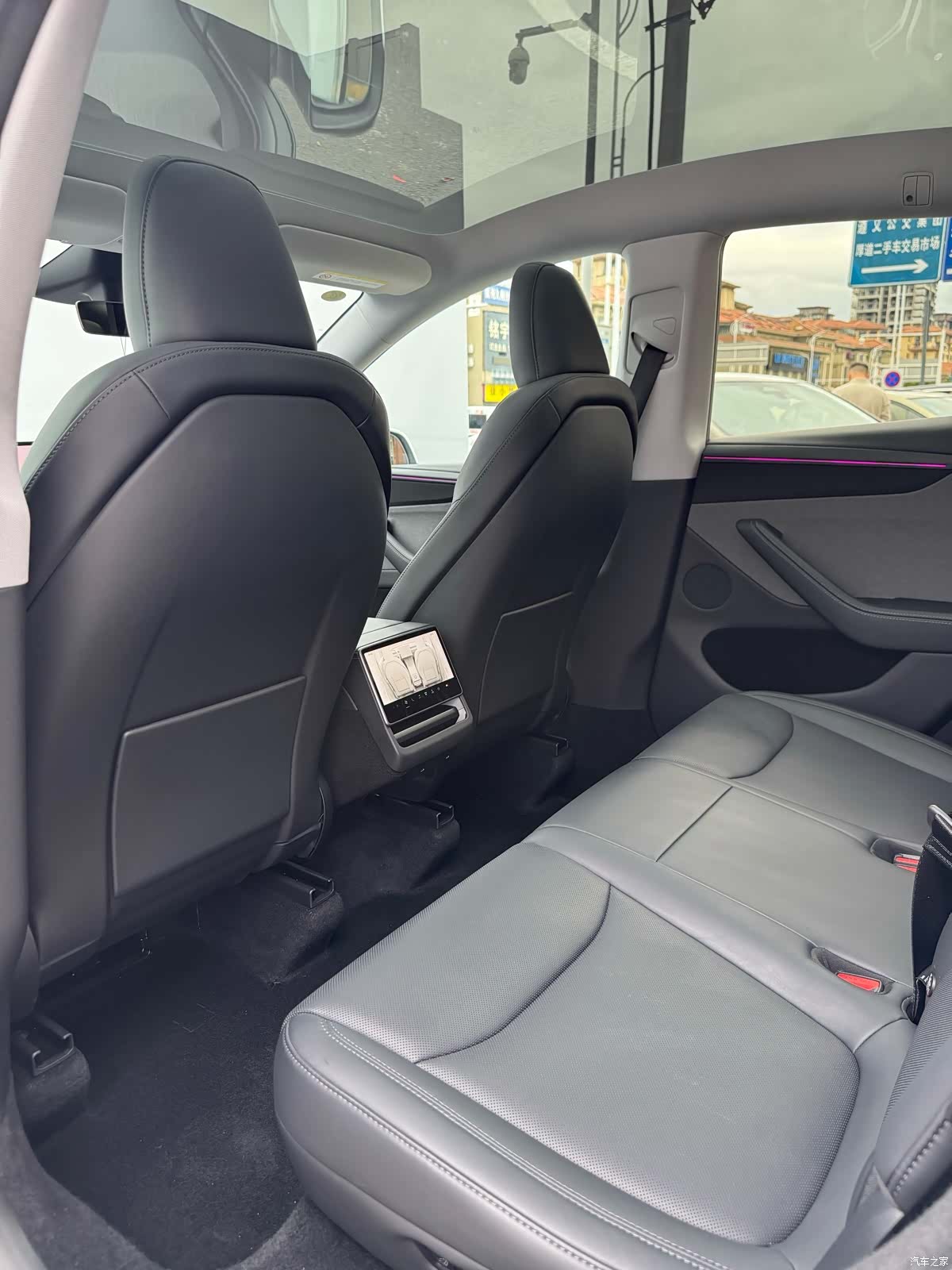 Tesla Model Y, 2025 9