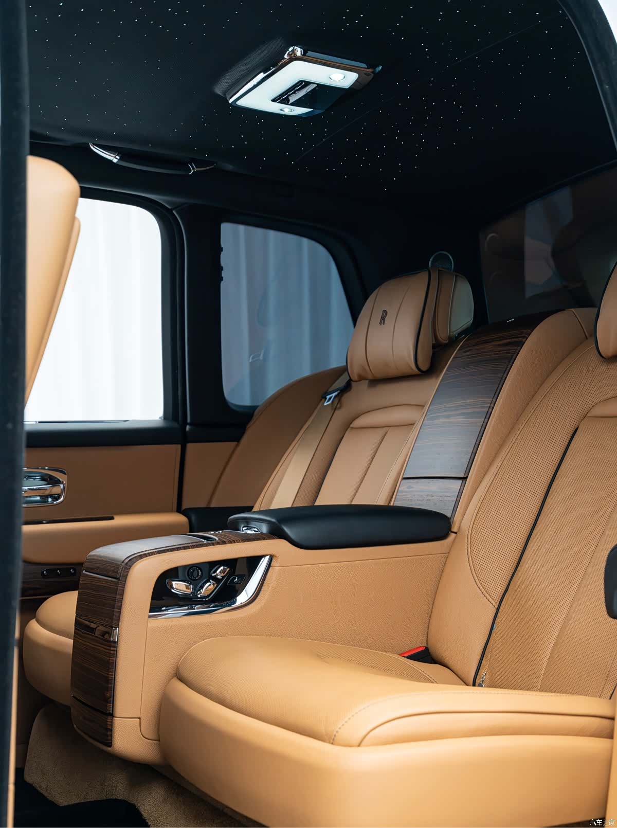 Rolls-Royce Cullinan, 2019 13