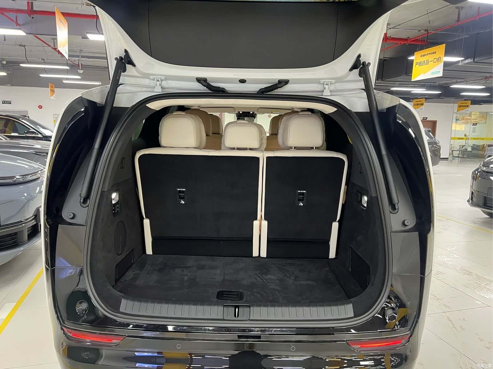 Li Auto MEGA, 2025 8