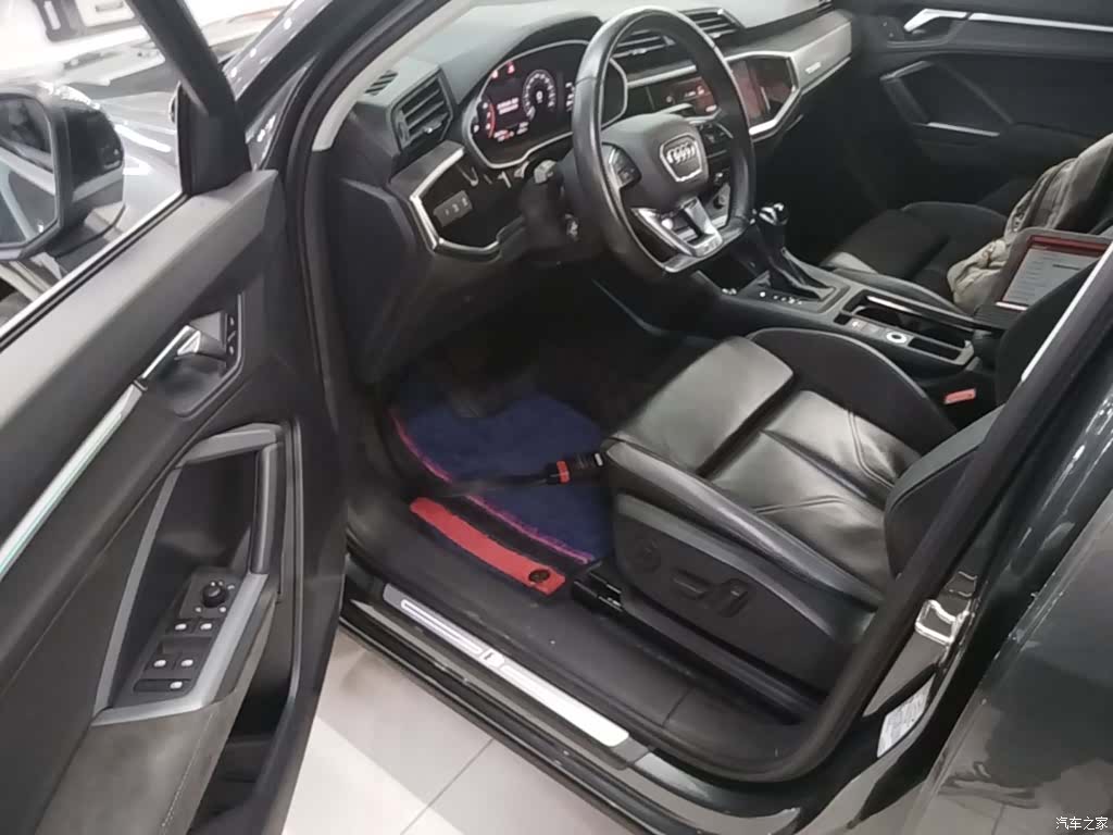 Audi Q3, 2023 12