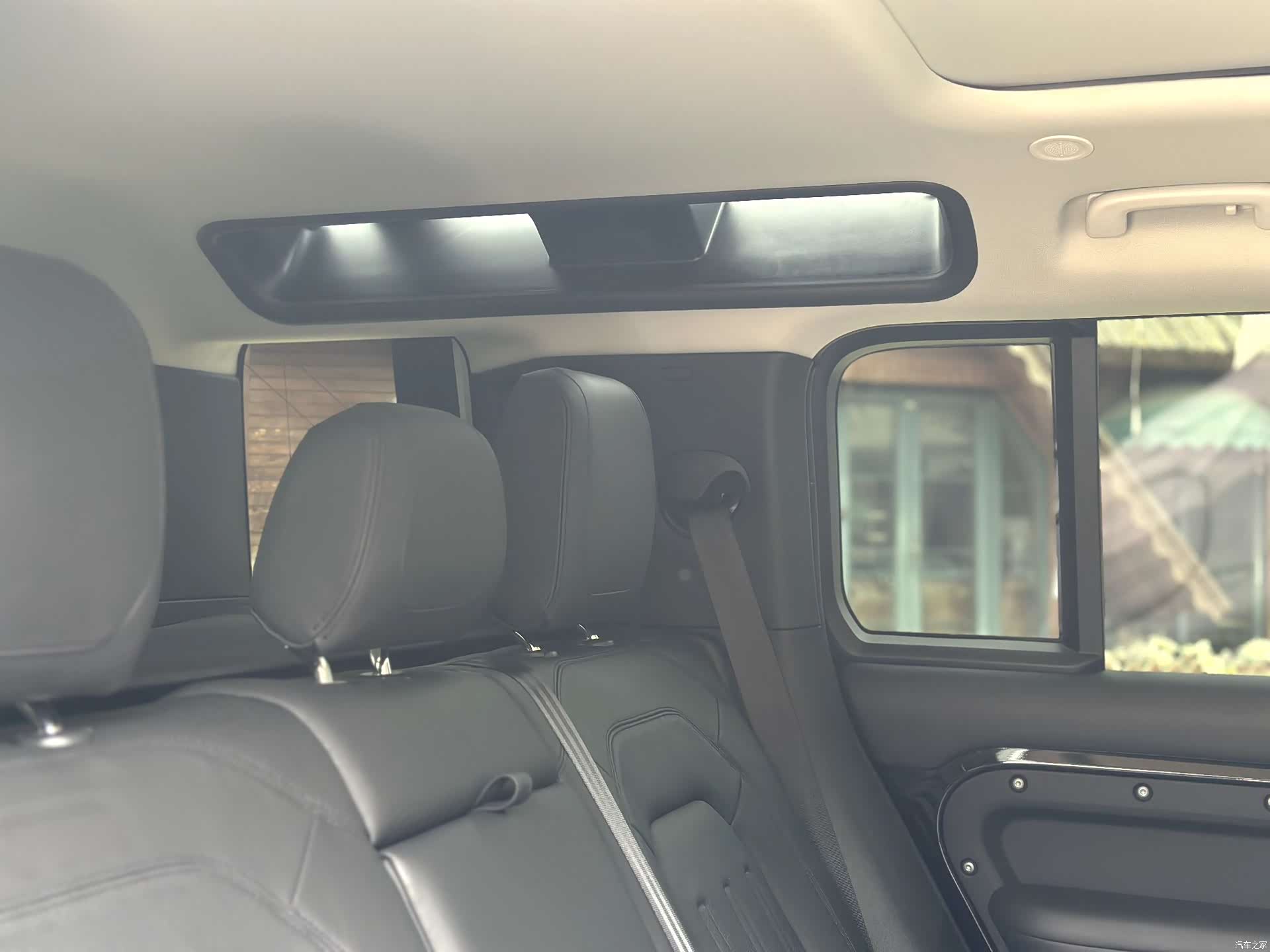 Land Rover Defender, 2021 26