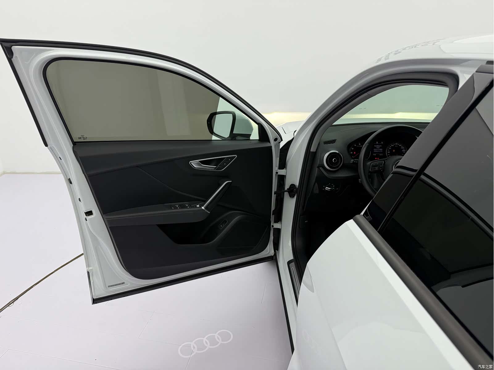Audi Q2L, 2021 21