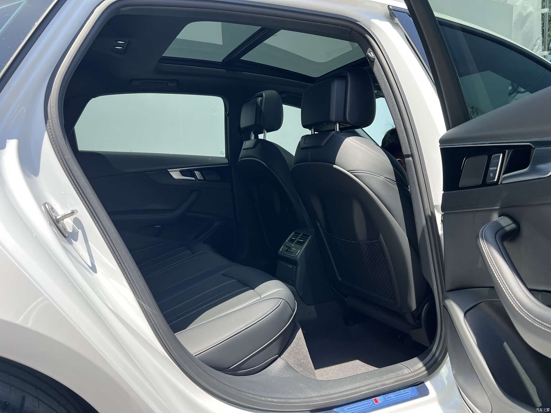 Audi A4L, 2025 10