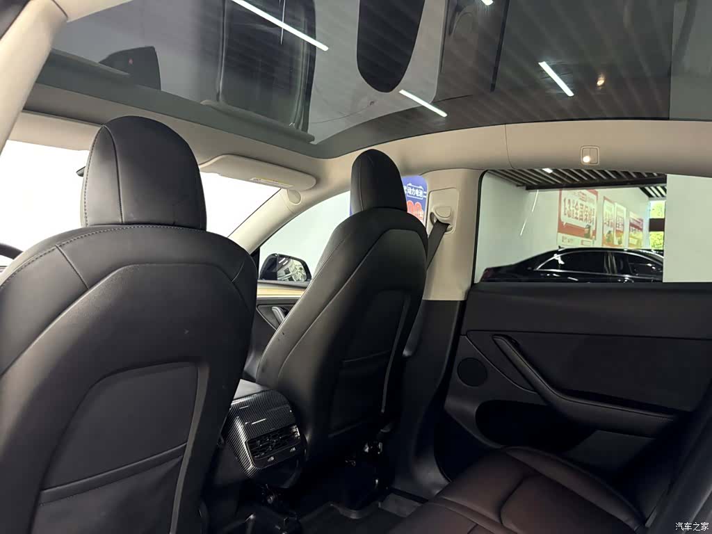 Tesla Model Y, 2021 17